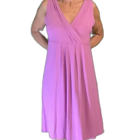 Ann Taylor Lavender Knit Dress โ V-Neck, Pleated, Sleeveless โ Size Medium - Picture 2 of 4